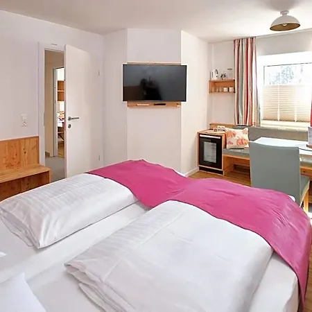 Santner, Hotel