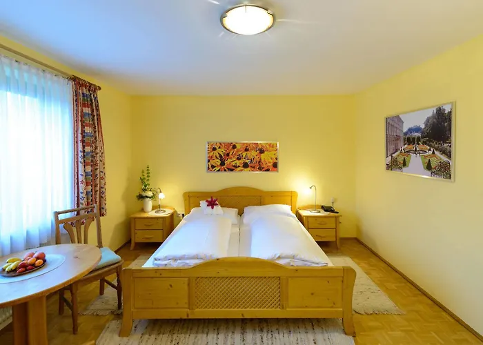 Otel Santner, Eugendorf
